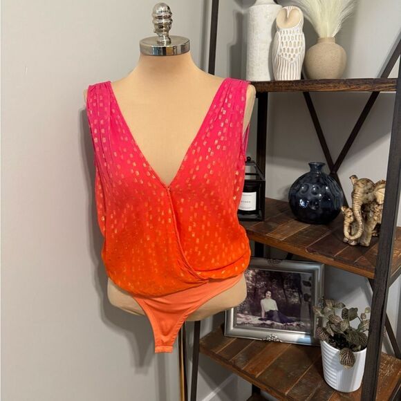 NWT ROCOCO SAND Metallic Skye Surplice Bodysuit Women’s SIZE XS Orange/Pink - Picture 1 of 13